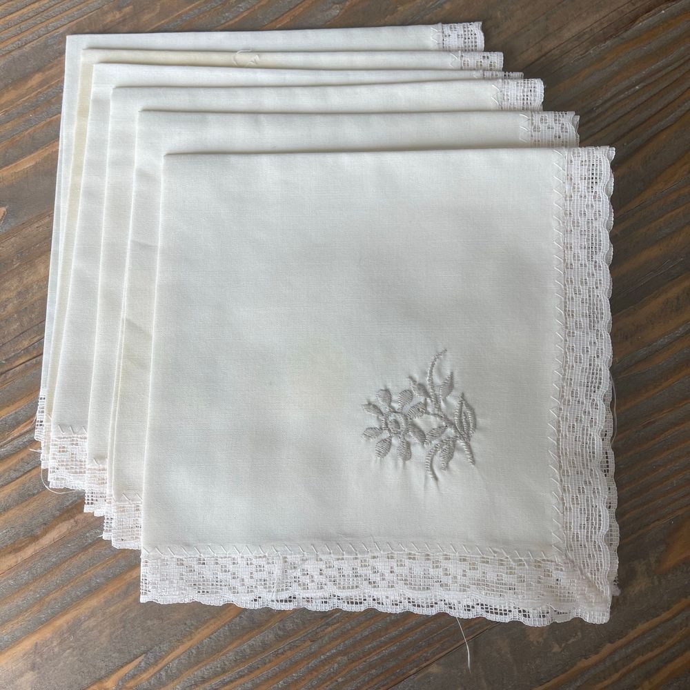 Set of 6 hand embroidered flower vintage cloth napkins lace